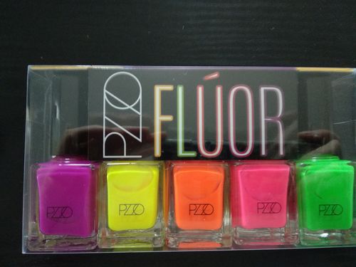 Customer photo review of Petrizzio Nail Lacquer Set Fluor