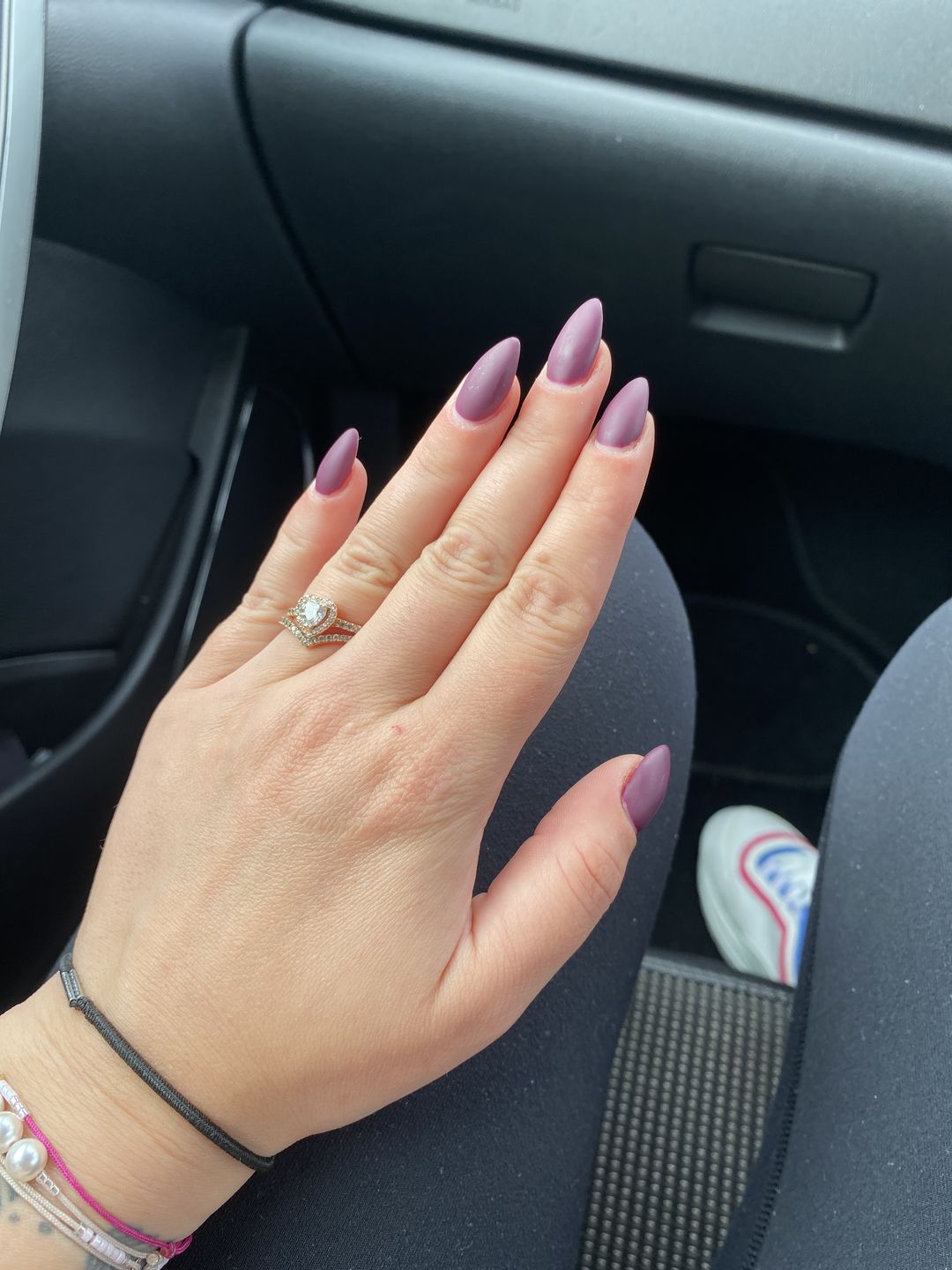 Customer photo review of Semilac 083 Burgundy Wine UV Gel Polish 7ml