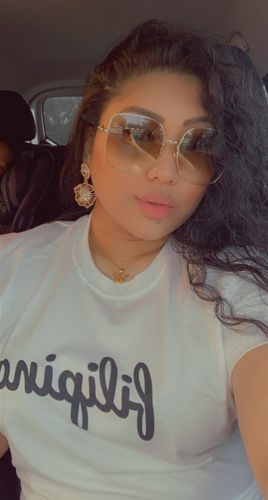 Customer photo review of Filipina Print T-Shirt