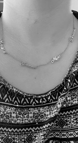 Customer photo review of Collier prénom personnalisable 1 à 5 prénoms