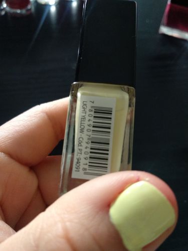 Customer photo review of Petrizzio Esmaltes Luxe Nails