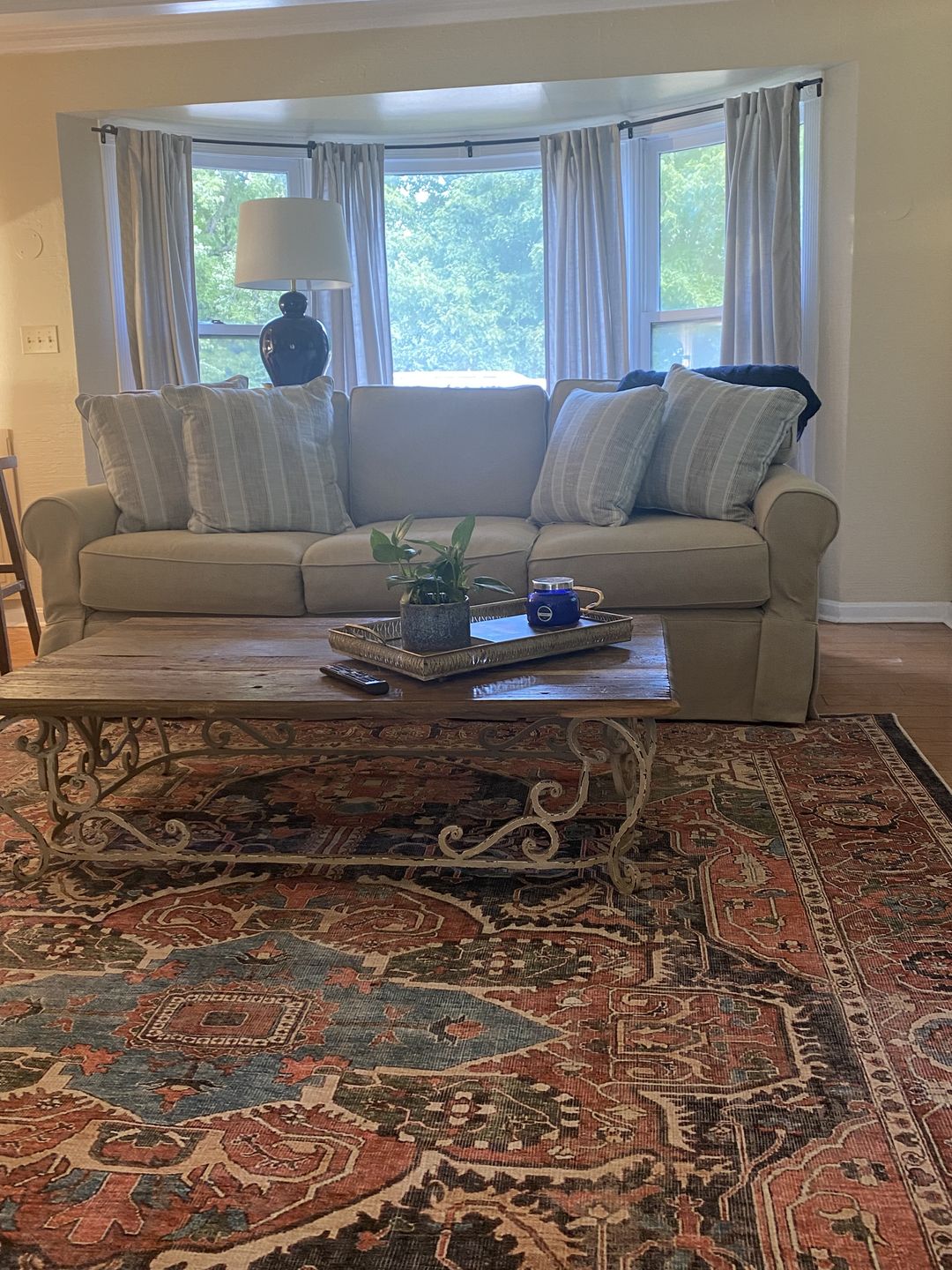 Customer photo review of Distressed Vintage Kendra Area Rug