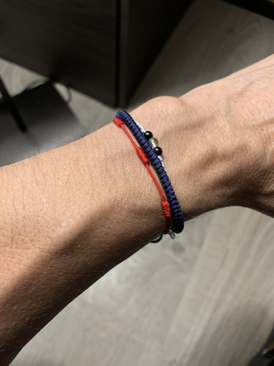 Customer photo review of Hilos de protección rojos 7 nudos
