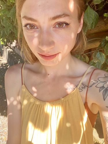 Customer photo review of Shocked Kristin - hazel