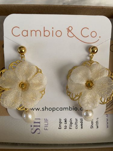 Customer photo review of Lila Pearl Earrings