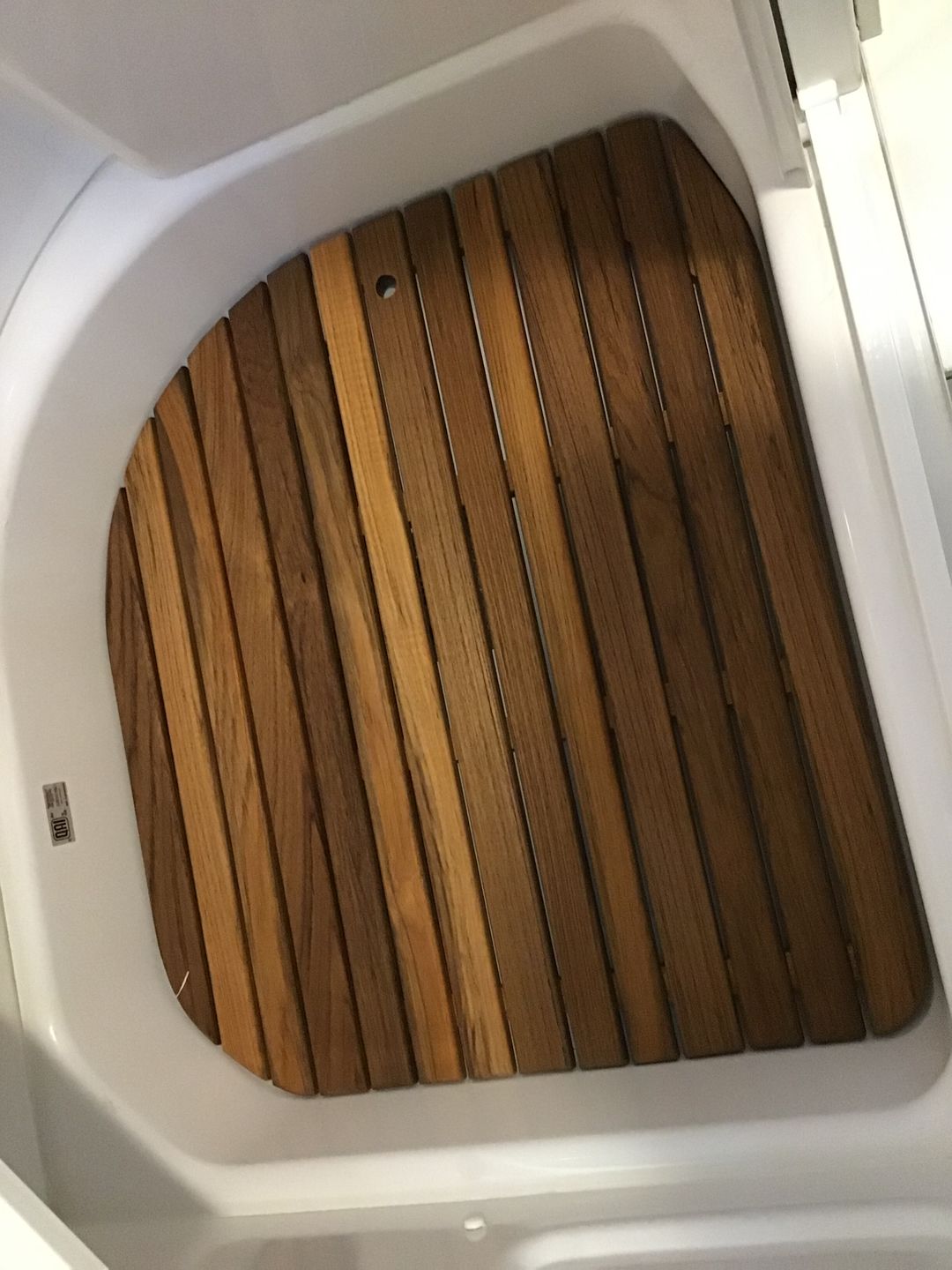 Customer photo review of Corner Bath Airstream Teak Shower Mat (2021 and later)