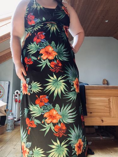 Customer photo review of Oprah Black Tropical Print Maxi Dress