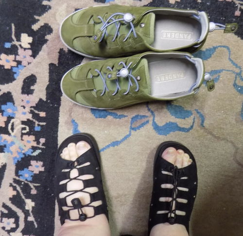 Customer photo review of The Traveler Sandal