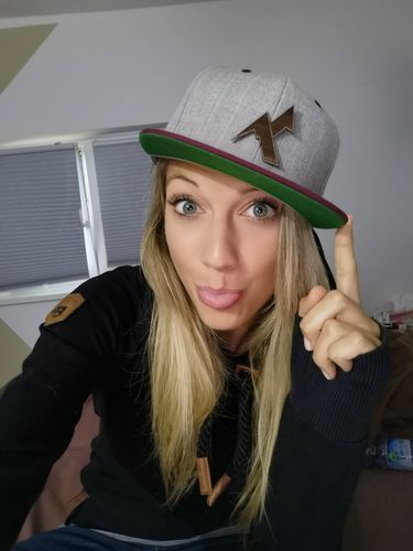 Customer photo review of Berg Liebe Snapback Cap
