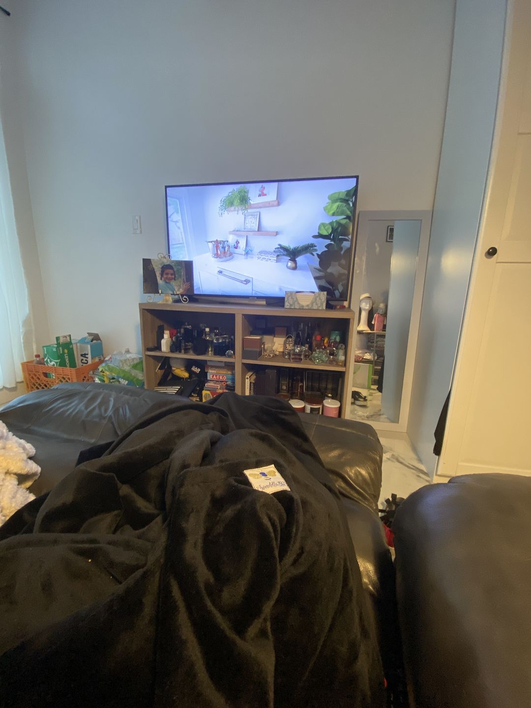 Customer photo review of MegaBee Minky Throw Blanket Black