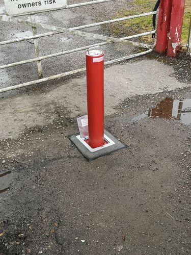 Customer photo review of LA-114 Lift Assist Telescopic Bollard