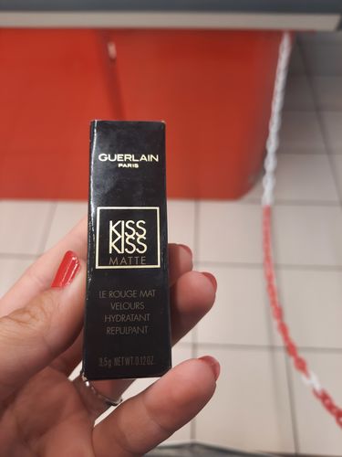 Customer photo review of GUERLAIN KissKiss Matte Hydrating Lip Colour