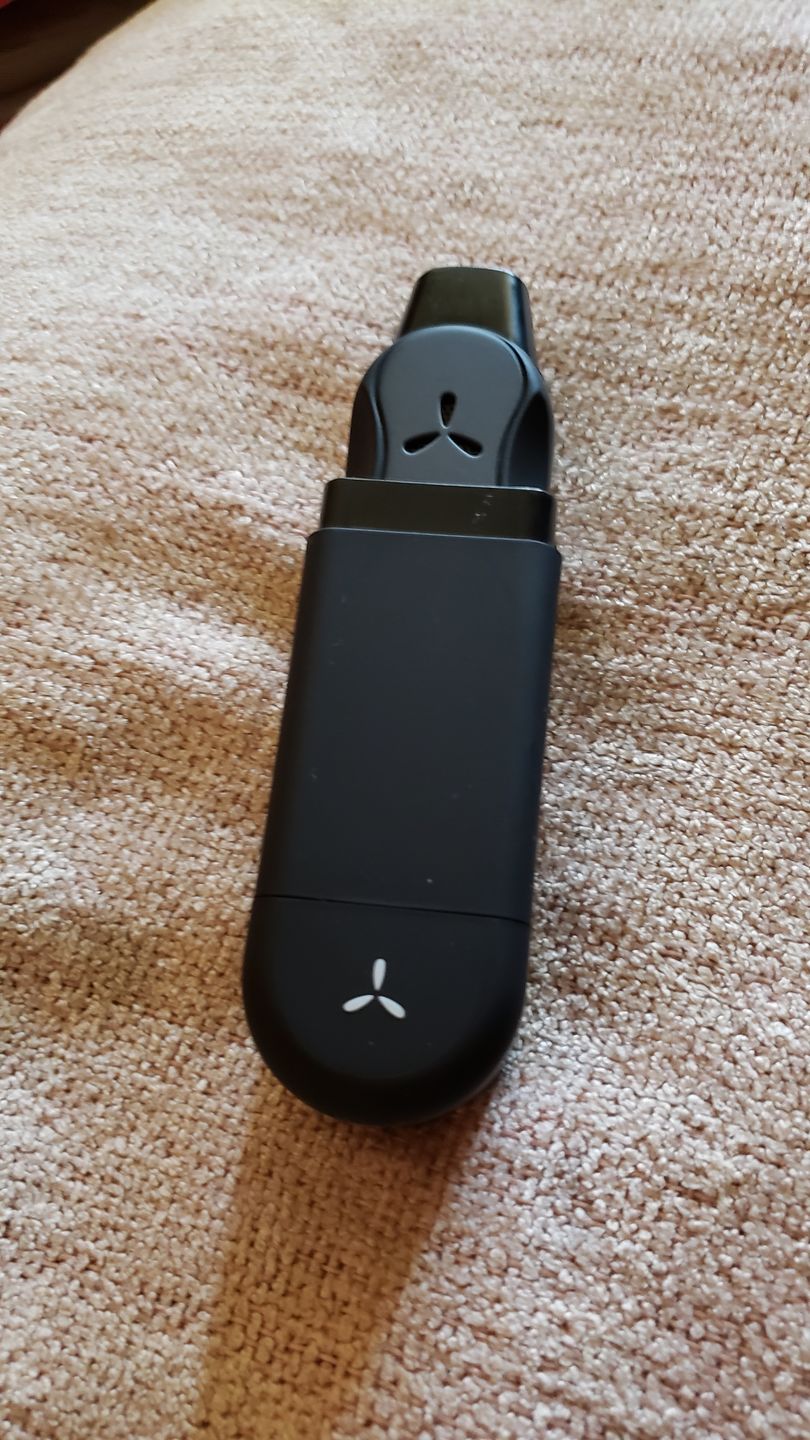 Customer photo review of XS GO VAPORIZER | Dry Herb – Ultra-Portable Vape – Ergonomic Design, Built-in Tools for Easy Use