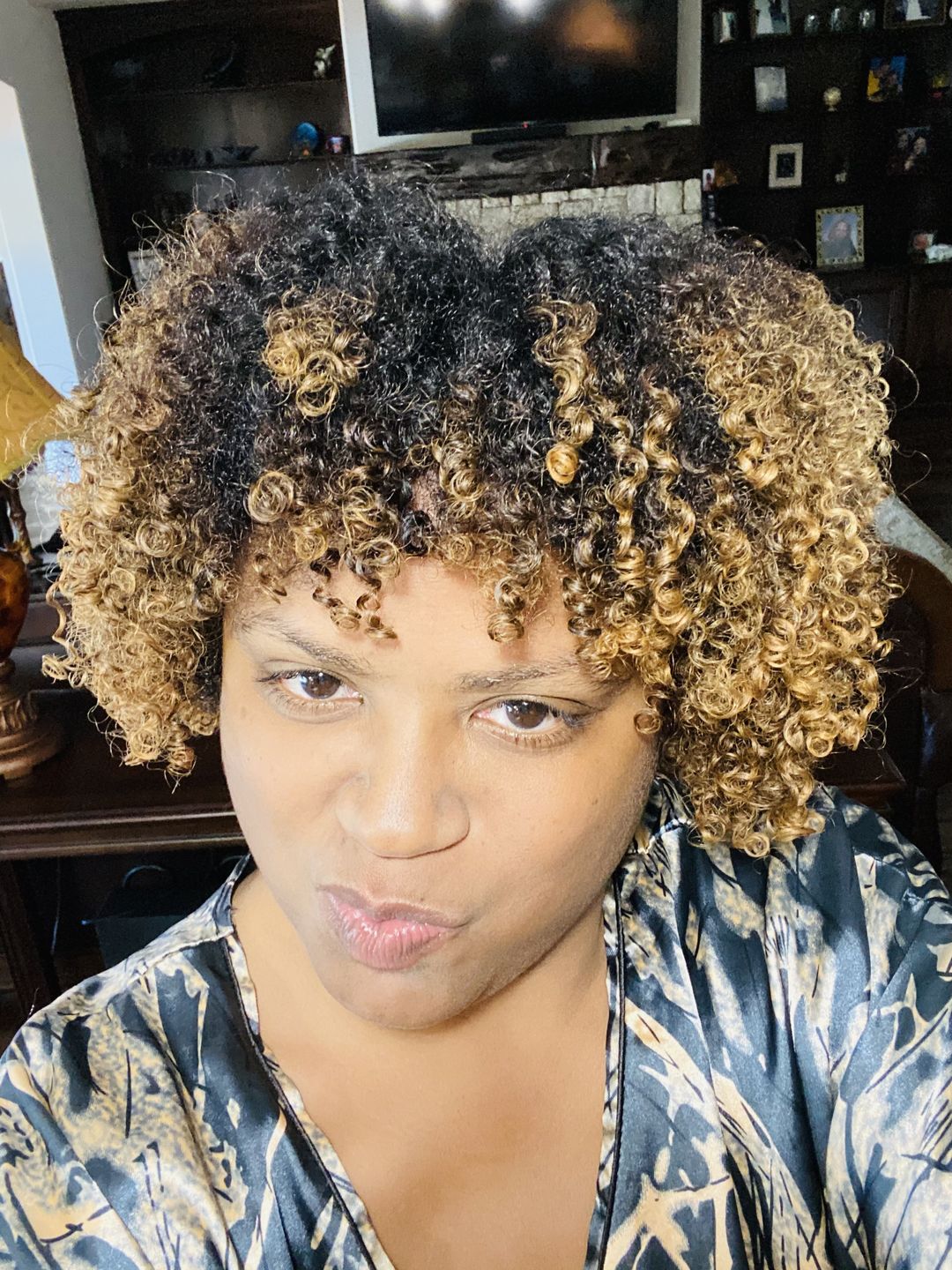 Customer photo review of Hair Growth Serum for Curly Hair with Organic Jojoba Oil for Moisturizing and Lavender Fragrance