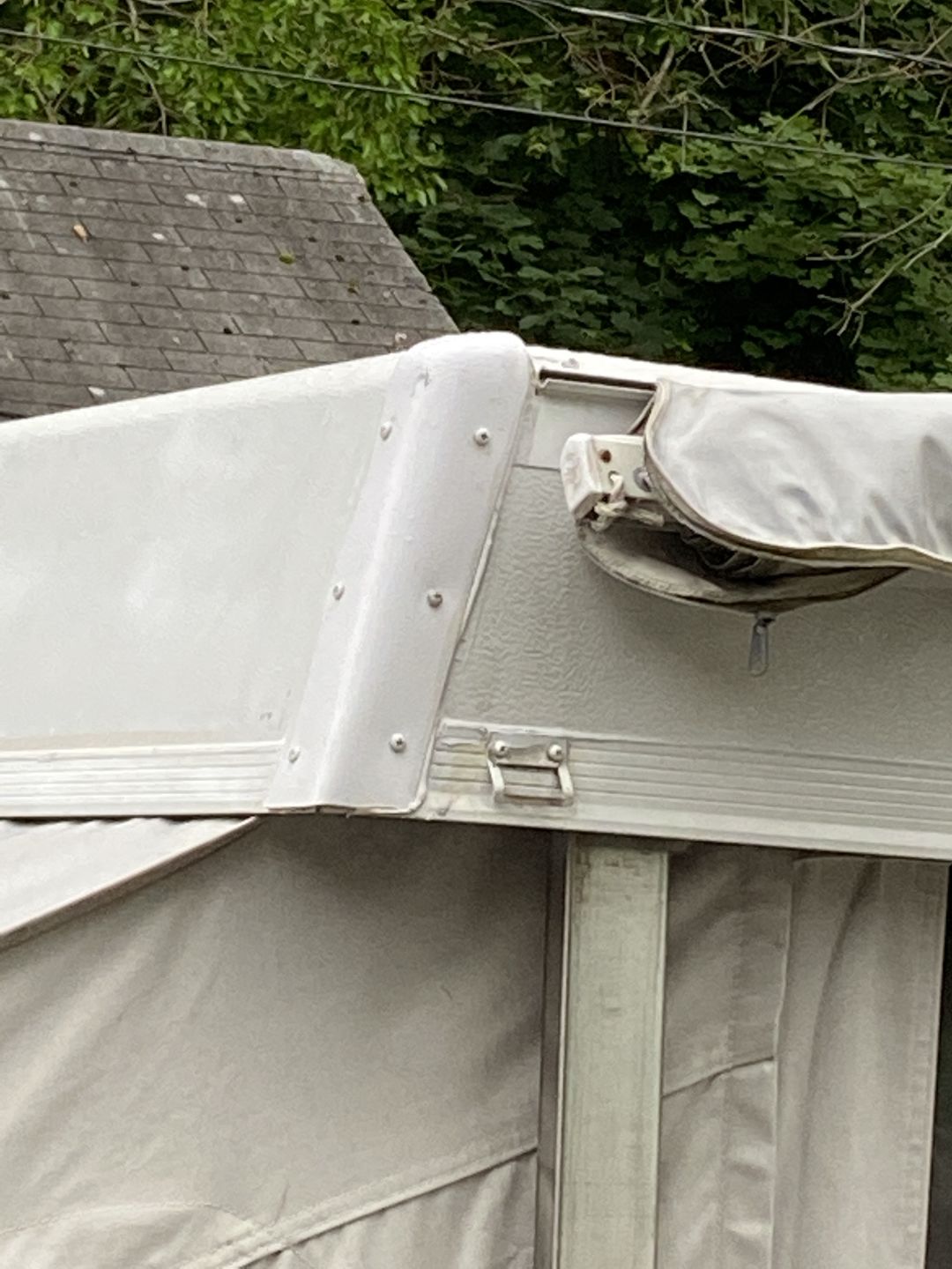 Customer photo review of Roof Corner Cap 4 Pack