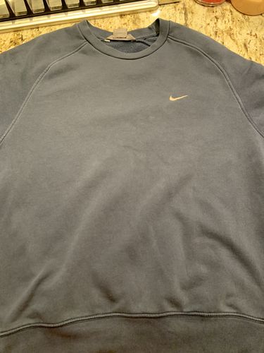 Customer photo review of Vintage University of Notre Dame Fightin' Irish Sweatshirt Size Large