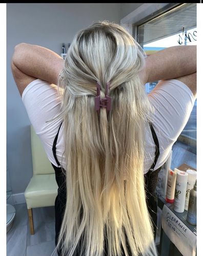 Customer photo review of Full Shine Tape in Hair Extensions 100% Remy Human Hair 100 Grams Platinum Blonde (#60)