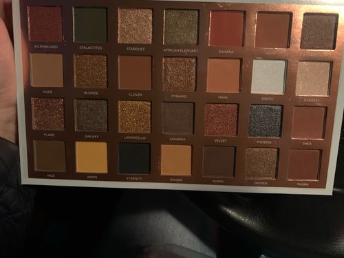 Customer photo review of O.TWO.O EYE ESSENCE PALETTE (28 COLORS EYESHADOW)