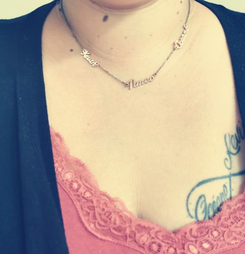 Customer photo review of Collier prénom personnalisable 1 à 5 prénoms
