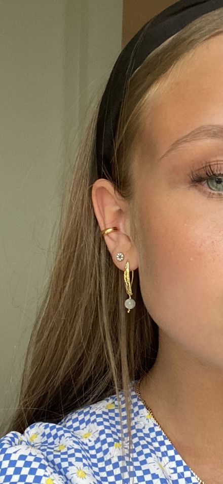 Customer photo review of Earring Cuff