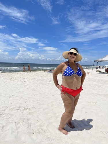 Customer photo review of Red Rib Side Tie Bottom