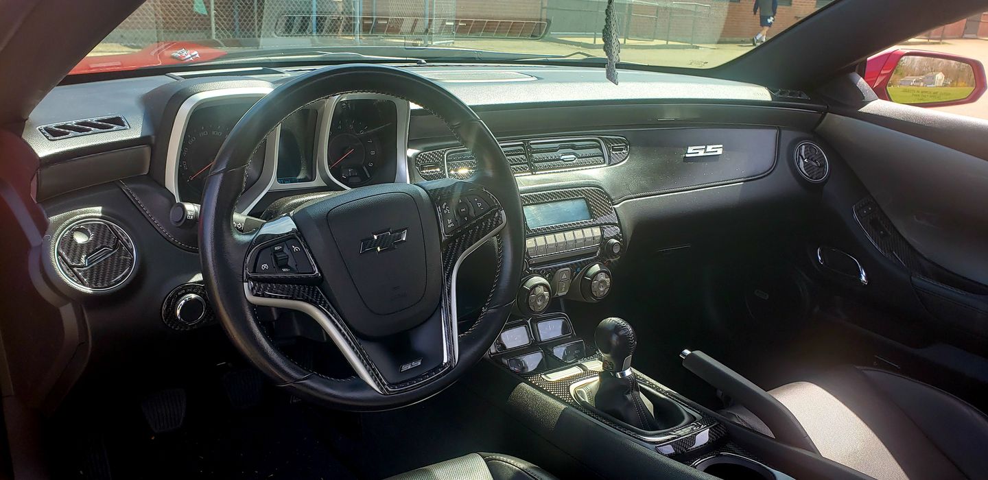 Customer photo review of Carbon Fiber Steering Wheel Overlay for Chevrolet Camaro 2013-2015