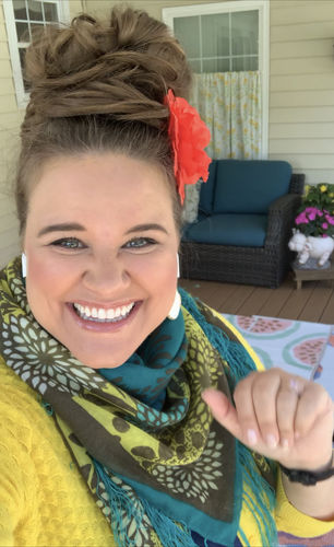 Customer photo review of JuvaBun Messy Bun