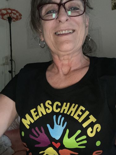 Customer photo review of KENFM ORGANIC SHIRT MÄDELS • MENSCHHEITS-FAMILIENMITGLIED