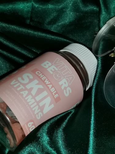 Customer photo review of Skin Vitamin Gummies