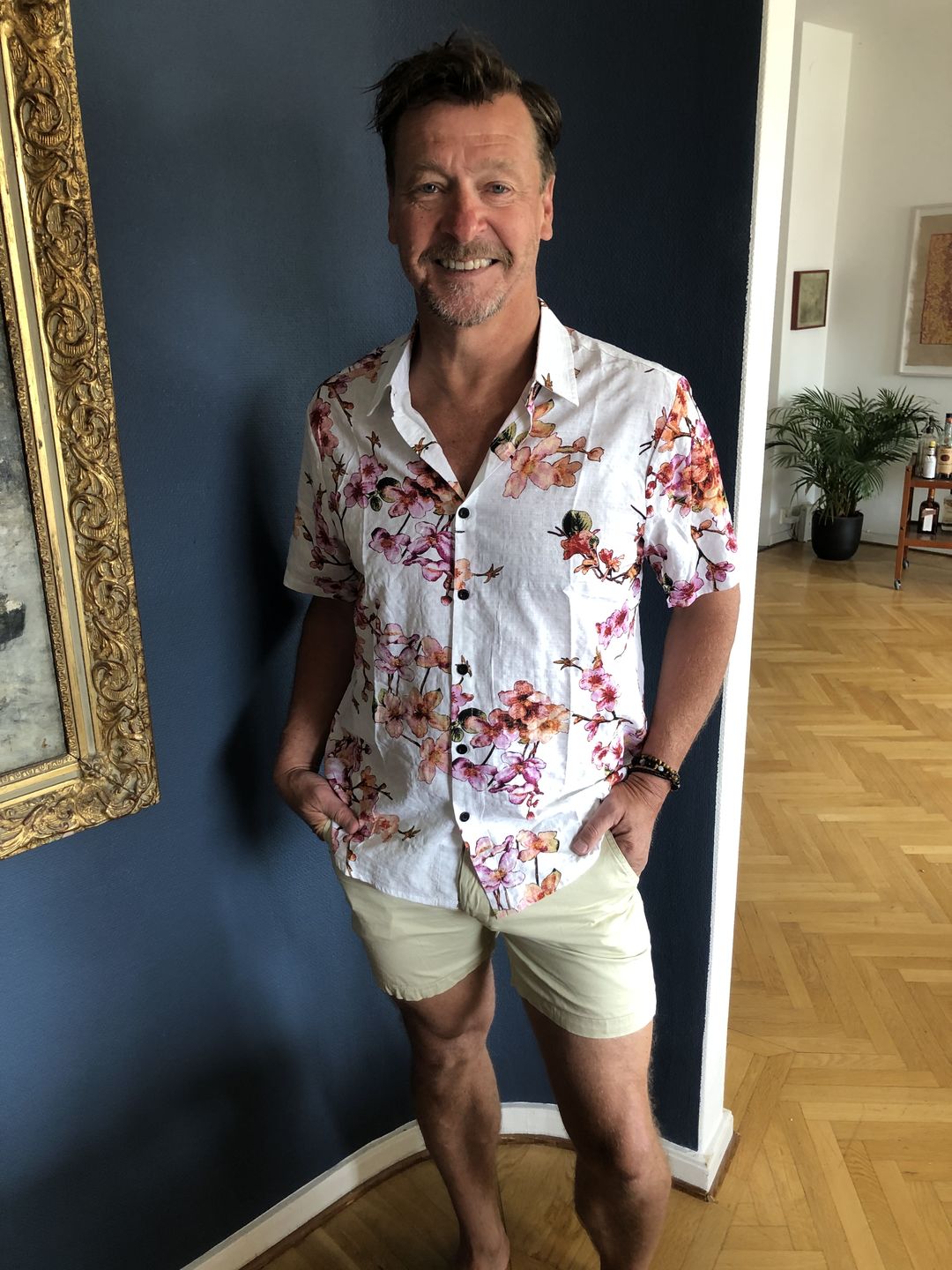 Customer photo review of Men's Floral Cotton Tropical Hawaiian Shirt