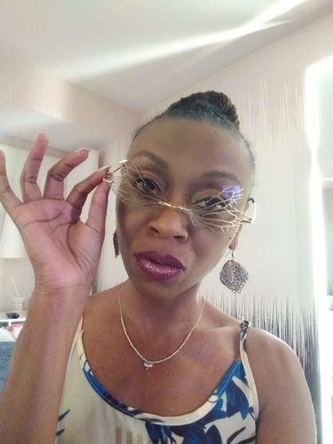 Customer photo review of ⁣⁣Dragonfly Sunglasses