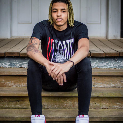 Customer photo review of VLONE Statue Of Liberty T-Shirt