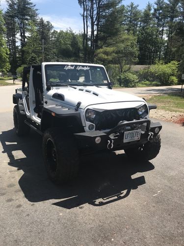Customer photo review of Shark Grille - Black & White for 07-18 Wrangler JK/ JKU