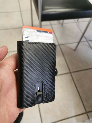 Customer photo review of Everest Smart Wallet