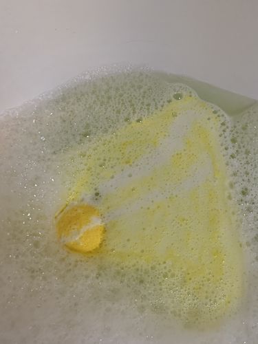 Customer photo review of Millionairess Money Bath Bomb
