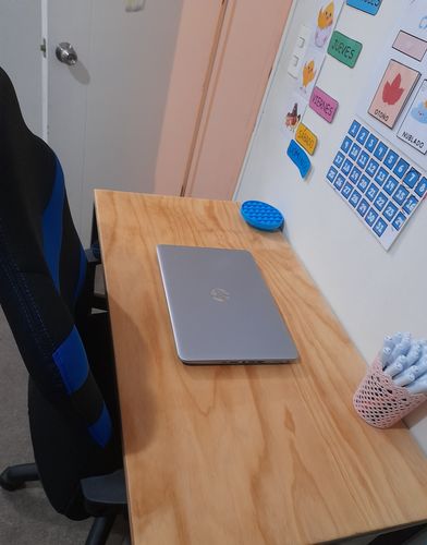 Customer photo review of Escritorio de computador MIMA 90 x 50 Negro