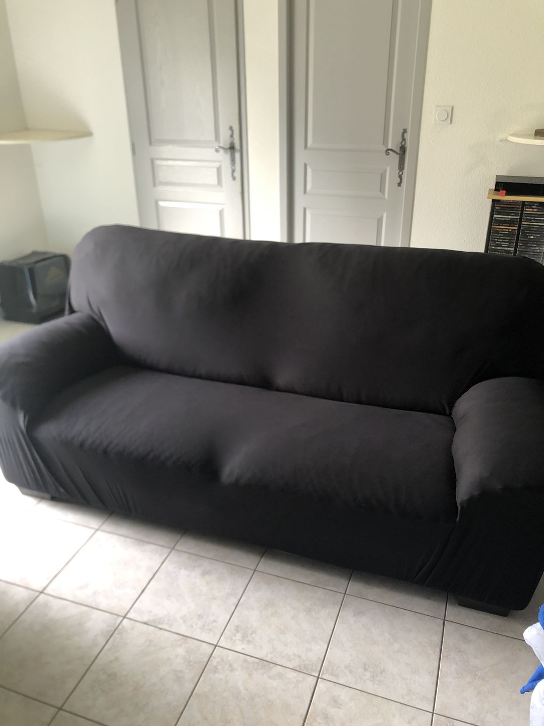Customer photo review of Noir - Housses Extensibles de Fauteuil et Canapé - La Maison des Housses