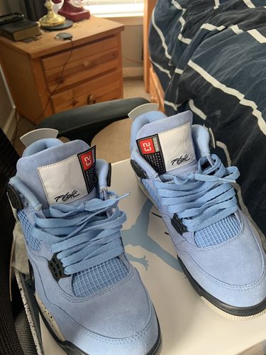 Customer photo review of Air Jordan 4 Retro 'University Blue'