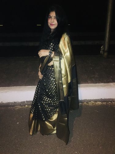 Customer photo review of Pink and gold Festive Woven Paithani Saree