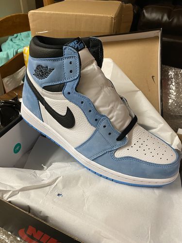 Customer photo review of Air Jordan 1 Retro High White University Blue Black