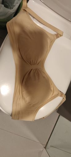 Customer photo review of Lovemère Seamless Nursing Bra