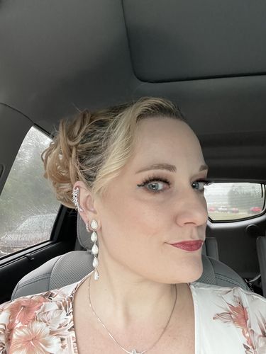 Customer photo review of JuvaBun Messy Bun