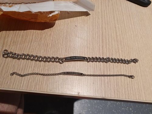Customer photo review of Bracelet gourmette personnalisable homme ou femme en acier chirurgical
