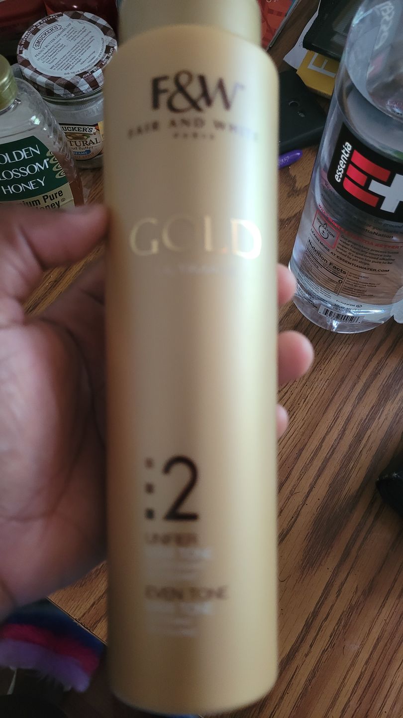 Customer photo review of Omic LightenUp Anti-Aging Clarifying Gel - 30g / 1 Oz
