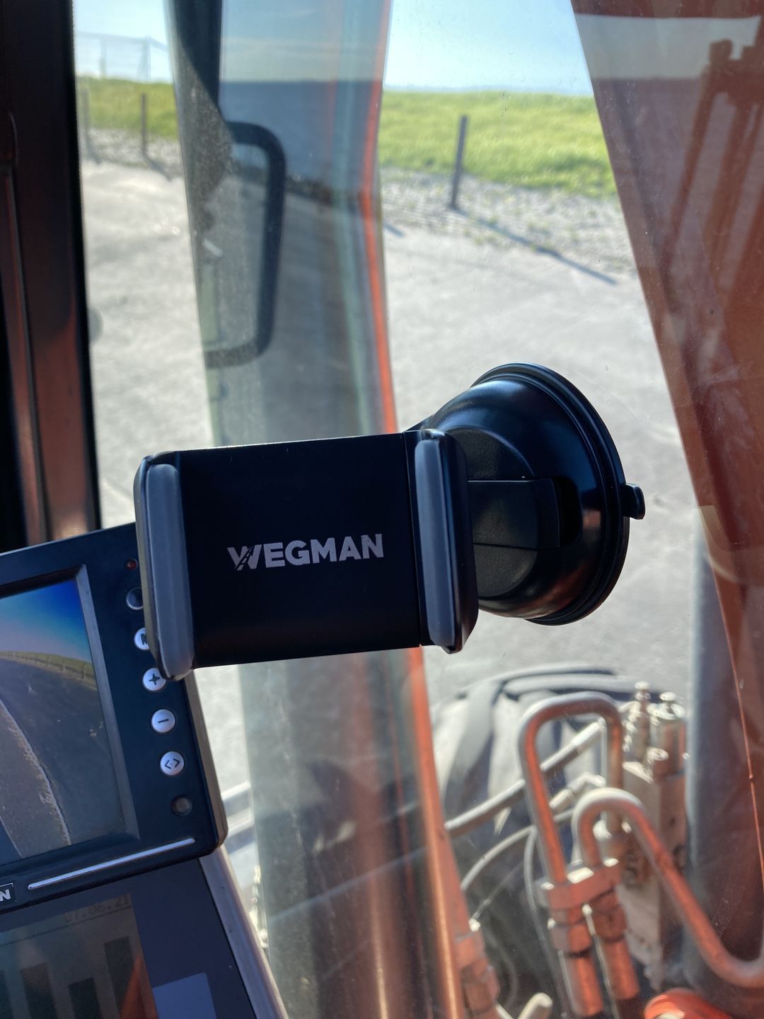 Customer photo review of Wegman Telefoonhouder Met Zuignap - Dashboard en autoruit