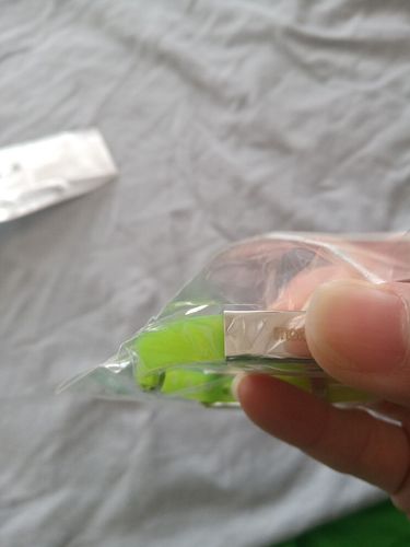 Customer photo review of Bracelet personnalisable d'identification pour enfants en silicone et acier