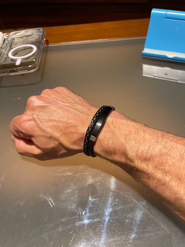 Customer photo review of Bracelet homme personnalisable en simili cuir et acier chirurgical