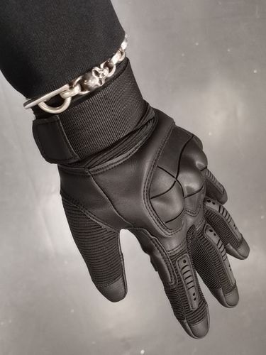 Customer photo review of NaturVibes Taktische Outdoor-Handschuhe 2.0