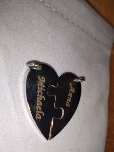 Customer photo review of Collier cœur séparable deux sections personnalisable