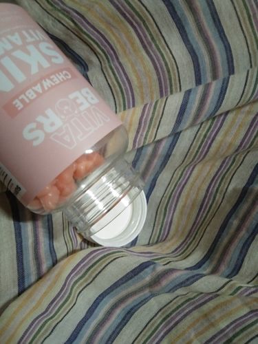 Customer photo review of Skin Vitamin Gummies